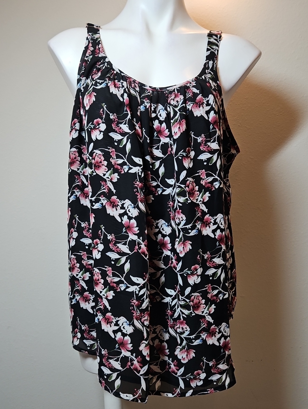Lane Bryant 18 Floral Sleeveless Scoop Neck Tank Top - Black with Pink Floral